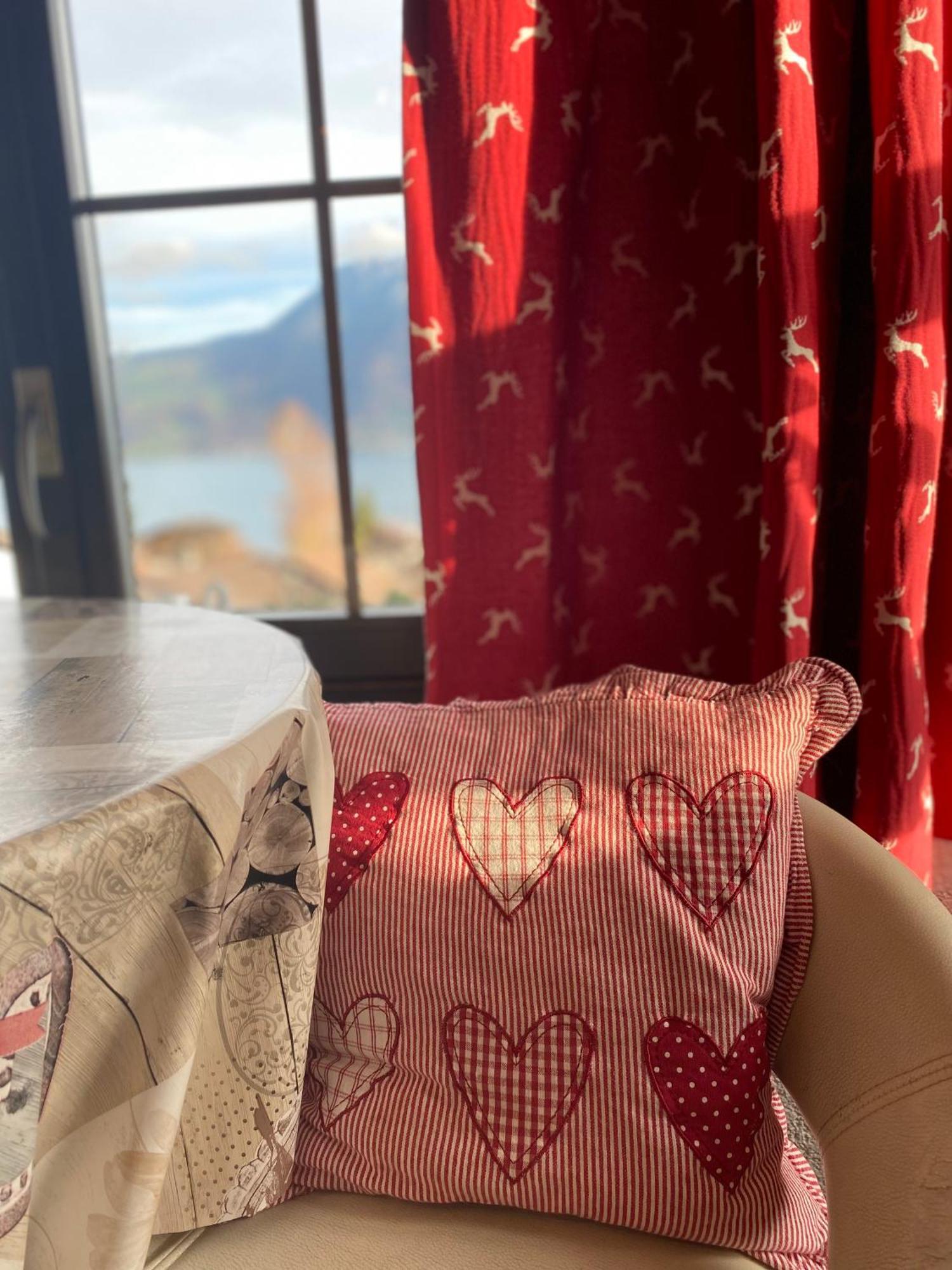 Herrlicher Blick Auf Berge Und Apartamento